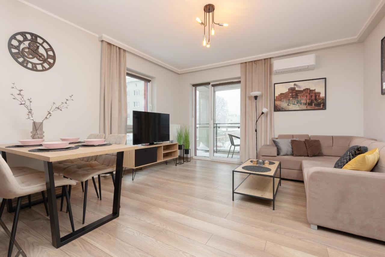 Modern One Bedroom With Parking In By Renters Prestige Apartament *