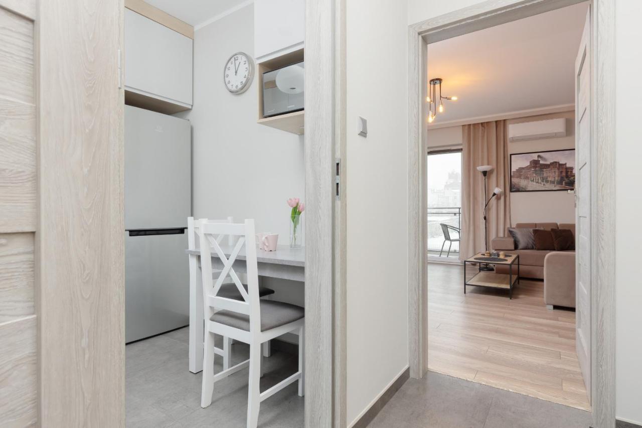 Modern One Bedroom With Parking In By Renters Prestige Apartament