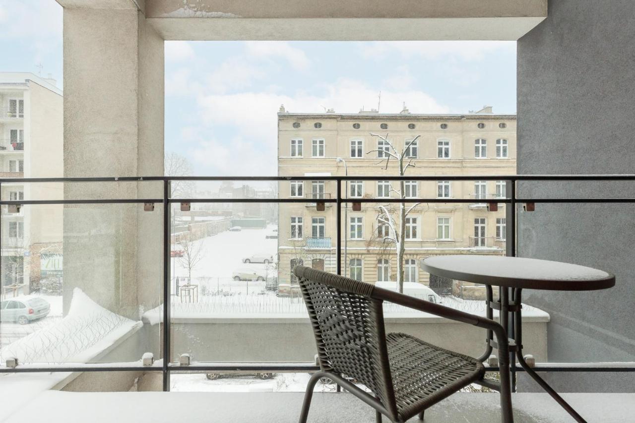 Modern One Bedroom With Parking In By Renters Prestige Apartament *